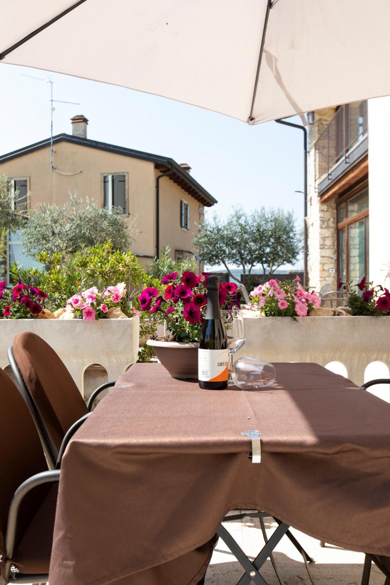 Corte Dei Soavi Suites - Apartments Soave  Exterior foto